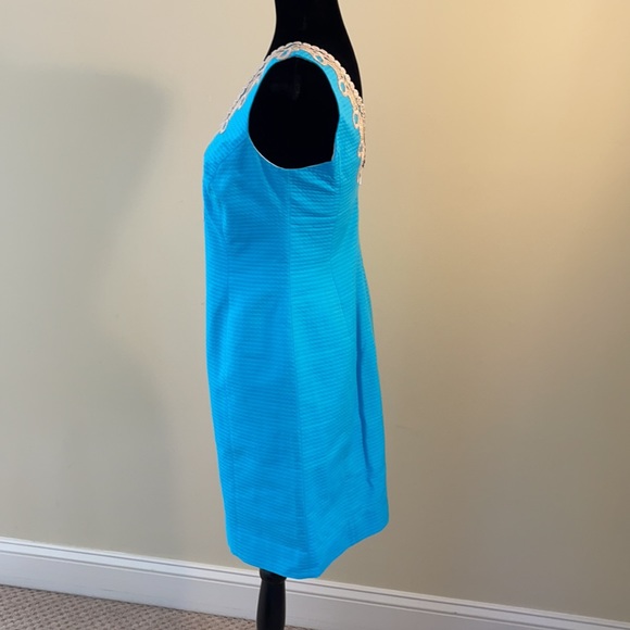 Lilly Pulitzer shift dress w gold trim - Picture 2 of 5